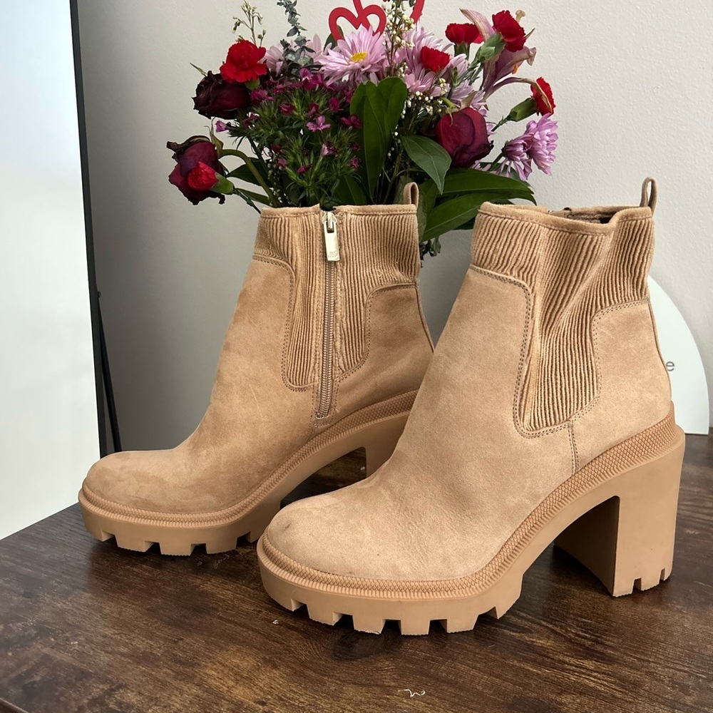 Jennifer Lopez Emalee Boots Vegan Suede Lug Sole Heel Ankle Booties JLo - Picture 2 of 8